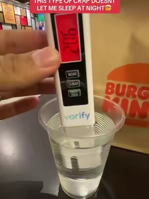 I cannot believe nobody warned me earlier🫠 #tdsmeter #cleanwater #filteredwater #healthy #tiktokshop 