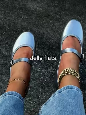 Melissa said jelly shoes but make them comfy @Melissa Shoes #balletflats #melissashoes #fallshoes #jellyflats #jellyshoes  
