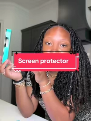 Them stores be scamming us! This was GENIUS! #screenprotection #phonescreenprotector #screenprotector #privacyscreen #phonescreen 