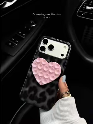 🌸🖤🌸🖤 @Velvet Caviar #velvetcaviar #phonecase #cutephonecases #iphone17promax #tiktoksummersale