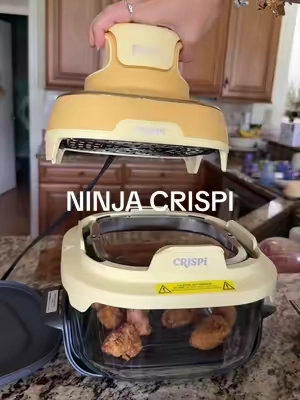 The two different sized bowls plus lids for fridge storage 🤯👀 #ninjacrispi #ninjacrispiairfryer #airfryer #nontoxic #tiktokshopsummersale 
