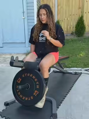 Con este banco multifuncional no necesitas salir de tu casa para ponerte en forma por qué es como un gym en casa vas a poder realizar múltiples de ejercicios #benc #gymbench #homegymequipment #gymhome #summerfinds 