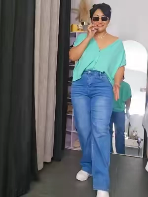 outfit ideas un pantalon de mesclilla que le favorezca a mi tipo de cuerpo triangulo imvertido . un pantalon de tiro alto y de pierna recta. #outfit  #outfitjeans  #ootdjeans  #momjeans  #jeansoutfit 