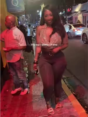 A Time your hear me!!🇵🇷#fashionnova #goingouttops #haltertop #datenightoutfit 