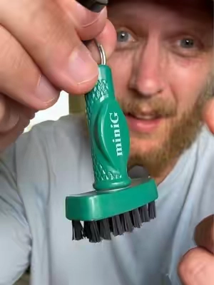 @Grooveit MiniG Groove Brush #golf #golfclubs #golfaccessories #summerwins 