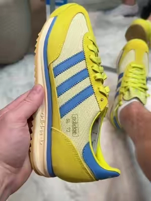 #tiktokshopcreatorpicks #tiktokshopbacktoschool #adidas #sneakers 