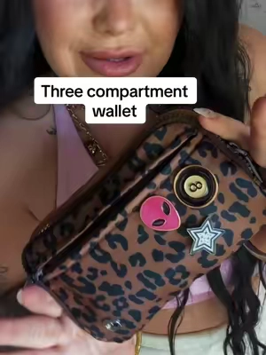 A mustttttttt. 🤤 #wallet #girlessentials #baglovers 