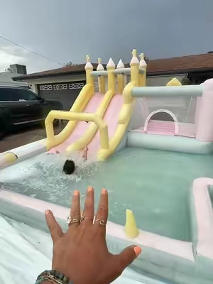The best kind of fun is the kind they don’t have to give back 🥹💦 #summeractivities #bouncehouse #waterslide 