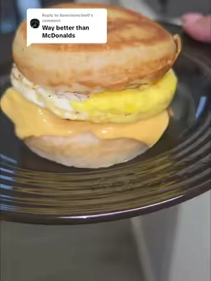 Replying to @iloveinvincble0 and is ✨️🤌🏽 #breakfastpan #breakfastlovers #pancakepan #easybreakfastideas 