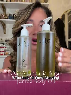If you’re going to splurge on one body care product, make it one that actually takes care of mature skin. The jumbo OSEA Undaria Body Oil is one investment I’ll happily make over and over again. @OSEA Malibu  #bodyoil #osea  #cleanbodycare #luxurybodyoil