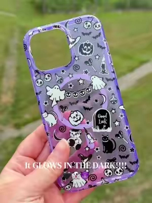 Obsesseddddd @Velvet Caviar #phonecase #halloween 