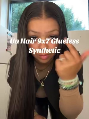I was honestly surprised by this one! 😍 This 9x7 glueless synthetic wig is beginner-friendly, super easy to throw on, and looks so natural with barely any effort. Perfect for those days when you need to get ready fast. ✨ #wigtok #gluelesswig #syntheticwig #easywig #tiktokshop 