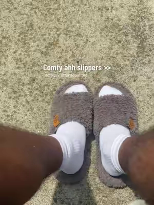 Can’t go wrong with some comfy slippers fr #slippers #comfyslippers #mensslippers #homeslippers #mensshoes 