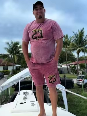 🔥 Renueva tu estilo este verano con este conjunto de camiseta gráfica vintage y shorts de algodón. Cómodo, ligero y perfecto para el gimnasio, la playa, salir con amigos o tus vacaciones. Un look Y2K que combina moda y comodidad para cualquier ocasión. ¡Consíguelo antes de que se agote! 😎☀️#TikTokShopSummerSale #summerfinds #Men's vintage washed graphic T #MensFashion #SummerStyle  