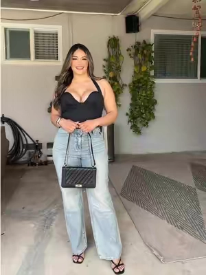 #rhinestonejeans #fashiontiktok #tiktokshopcreatorpicks #tiktokmademebuyit #outfitideas 