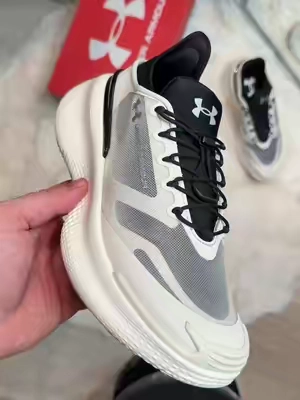 These are so 🔥 #tiktokshopcreatorpicks #tiktokshopbacktoschool #underarmour #shoes 