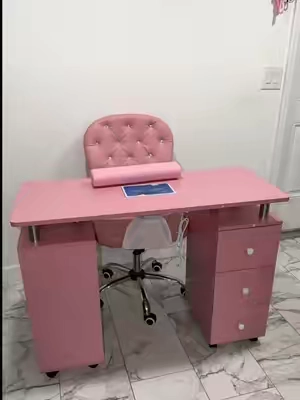 La mesa se uña que toda nail tech necesita #nail #nailtech #nailsalon #manicure #nailart 
