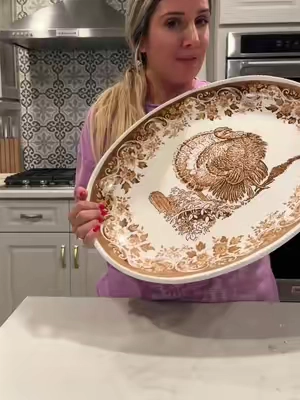 This is SOOOO pretty!! Such a beautiful serving platter for the season and hosting #servingplates #hosting #kitchendecor #falldecor #cozyathome @QVC, Inc 