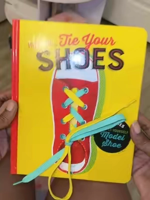 Tie Uour Shoes! #shoes #book #fyp #LearnOnTikTok #viral 