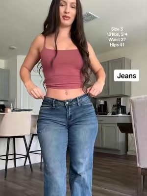 My jeans MUST have stretch to them 🤌🏻 #fashionnova #fashionnovajeans #midrisejeans #baggyjeans 