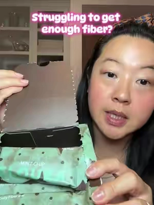 New Mint chip brownie flavor from @Floura & Co with 15g fiber from 12 different plant sources #flourabars #floura #highfiber #fiber #dietaryfiber 