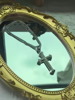 #tiktokshopcreatorpicks #crossnecklace #cross #necklace #íyp✝️✝️✝️ 