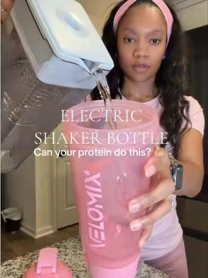 No more chunky, disgusting protein shakes that leak all over everything #proteinshaker #electricshakerbottle #gymessentials @Velomix 