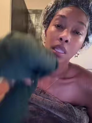 This Japanese exfoliating towel just washed my entire soul!! ##showerroutine##showerproducts##japaneseskincare##goshi##tiktokshopsummersale