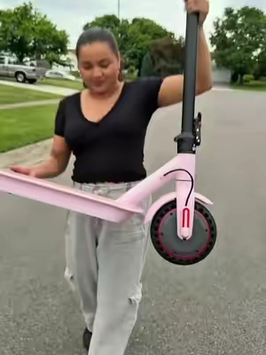 LADIES ELECTRIC SCOOTER IN SALE. Pink scooter on sale!  @MetroGlide Pro #creatorssightinsights #pink #ladiesscooter #electricscooter #escooters 