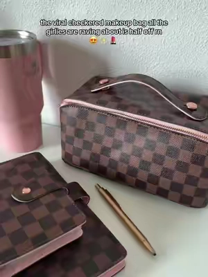 NEW!!! Cutest checkered bag for makeup!! 💄 ✨ Grab it before it's gone! #checkeredmakeupbag #cosmeticbag #luxurymakeupbag #tiktokshopcreatorpicks #TikTokShopSummerSale @DAILY RITMO