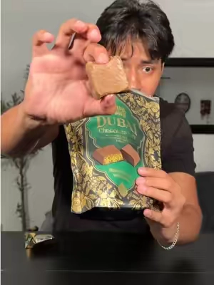 #dubaichocolate #snacktok 