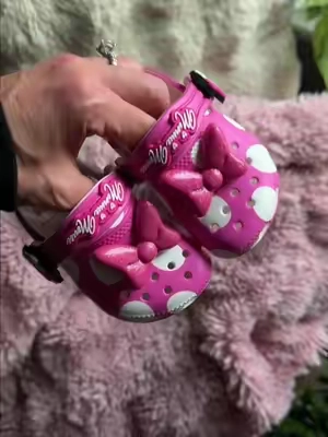 Crocs x Disney kids’ Minnie Mouse Clogs @Crocs  #crocs #kidsshoes 