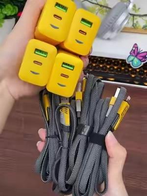 Doble puerto + cable 4-en-1, todo resuelto #TiktokMadeMeBuylt #Techvibes #Fastchargingcable #LightningCable #dealsforyoudays