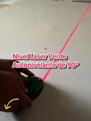 Traza líneas rectas y niveladas en segundos, sin cargar un nivel enorme.#tooltok #diytools #homediy #DIY #diyhome 