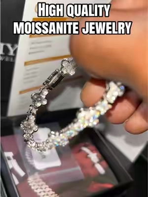 #moissanite #jewlery #diamondbracelet #moissanitejewelry 