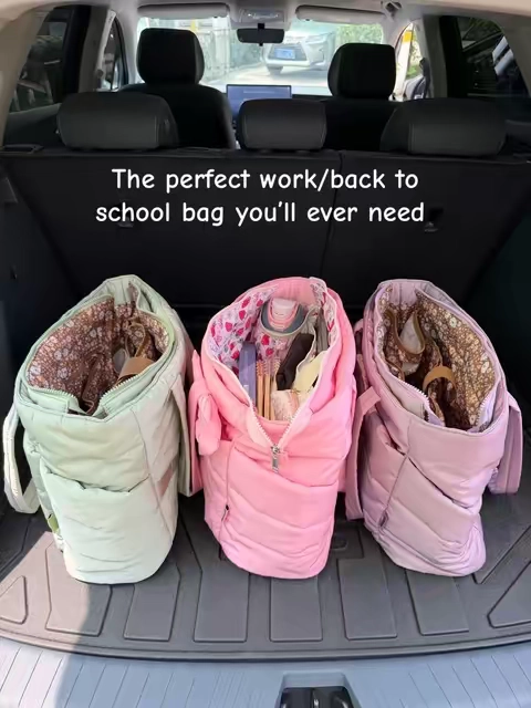 Great quality. Perfect size for everyday use. Love all the pockets on the bag. My favorite color and pattern on the inside! #totebag #workbag #collegebag #schoolbag #backtoschoolshopping 