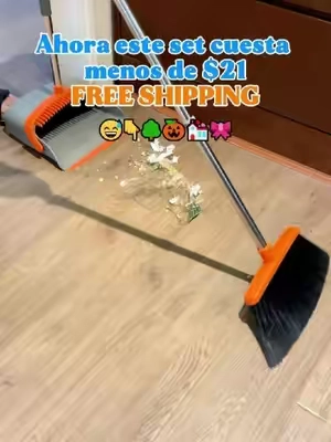 ¡Alto! Antes de gastar $30 o $40 en un set de escoba, mira esto. Muchos sets que venden en las tiendas cuestan más de lo que realmente ofrecen. Este tiene un peine integrado en el recogedor que ayuda a quitar el pelo y la suciedad de la escoba, para que no tengas que hacerlo con las manos. #paratiiiiiiiiiiiiiiiiiiiiiiiiiiiiiii #limpiando #broomanddustpan #broomdustpanset #dealsforyoudays
