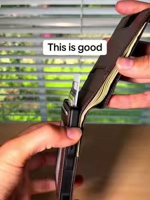 This wallet is so perfect and it’s on sale!! #wallet #slimwallet #rfidwallet #tiktokshopcreatorpicks  #creatorsearchinsights 