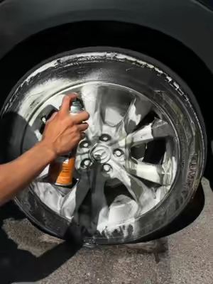¡Cómo limpiar llantas muy sucias! #parati #chemicalguys #detailing #fypchallenge