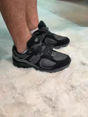 New Balance is climbing the charts with this one. So insanely comfortable and unique. 🔥🔥🔥#tiktokshopbacktoschool #tiktokshopcreatorpicks #newbalance #newbalance2002r #shoes 