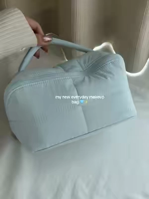 the best everyday makeup bag 🤩✨ #packing #whatsinmybag #aesthetic #organization #makeup 