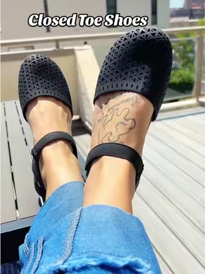 Ugly Feet? Get Closed Toe Sandals! @Rihero has the most comfy sandals! The Perfect Women’s Sandals to hide ugly toes! #closedtoesandals #womensshoes #comfysandals #comfyshoes #over40fashion 
