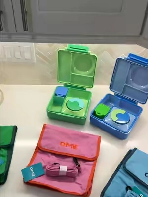 OMIE has a sale today! Free shipping!  #lunchbox #backtoschoolshopping #lunchideas 