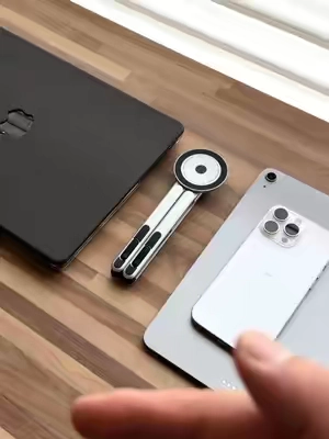 The deal is still available, and you can still grab it through the link. If you’re always working on the go, this 3-in-1 stand is basically made for you. It keeps all your devices organized and makes your mobile setup so much easier. #laptopstand #ipadaccessories #desksetupideas #TikTokFinds #tiktokmademebuyit 