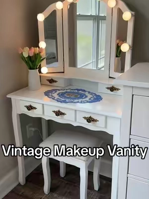 Beautiful vintage style vanity with Hollywood lights! @Sikaic Furniture  #vanity #MakeupVanity #VintageVanity #VintageStyle #BedroomFurniture 