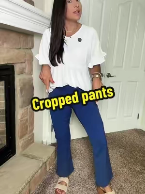 The lightest stretchiest pants I own! @Discount Divas Boutique #pants #croppedpants #stretchypants #fallfashiontrends #tiktokshopsummersale 