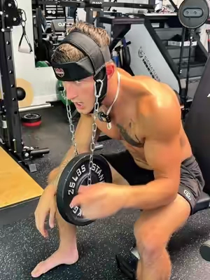 25lbs on the neck trainer 😳