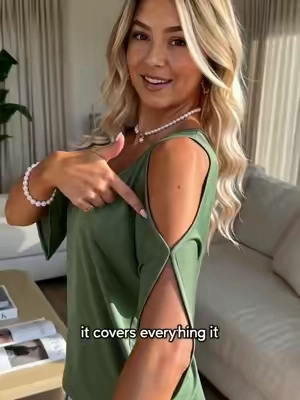 Can one top really make jeans look this good? Watch this! 🤩#DenimLook #OOTD #FashionHac#womenfashion#Summer
