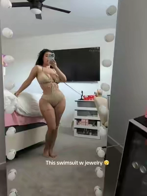 I saw this one piece swimsuit and immediately added it to my cart! Was not disappointed at all!  #swimsuit #onepieceswimsuit #bikini #tiktokshopcreatorpicks #bikinis 