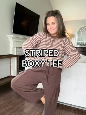 Will never turn down a striped tee 🤎 #stripedtop #boxytee #croppedtee #fallfashiontrends #falloutfits 
